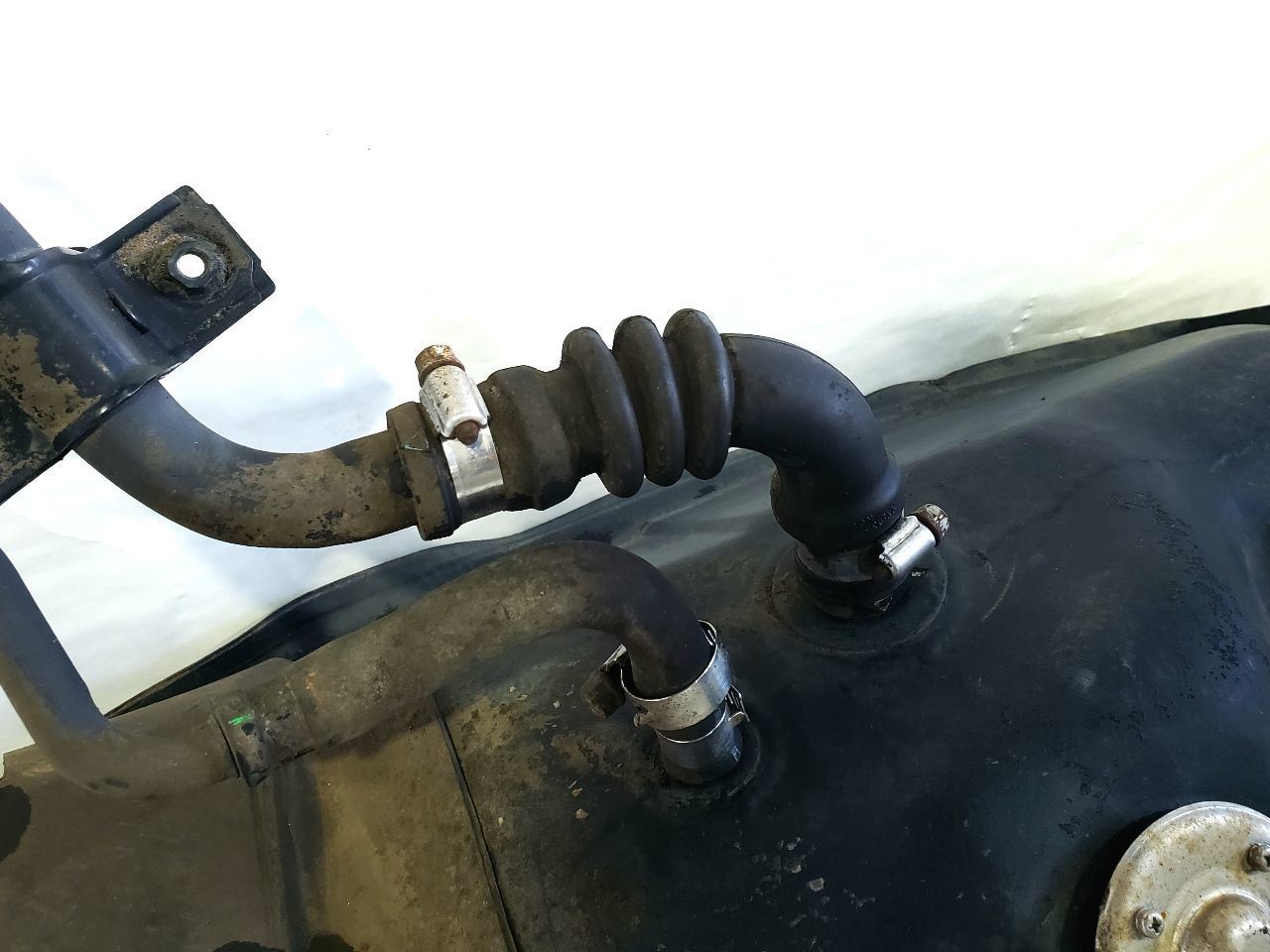 2001 Toyota Tacoma OEM Fuel Tank Standard Cab Base with Neck Item image 6