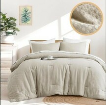 REGENCY HEIGHTS 90X90&quot; F/Q WAFFLEWEAVE COMFORTER SET - $41.58
