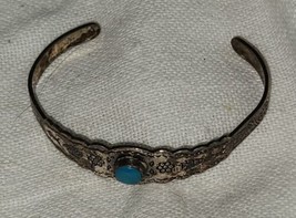 Vintage Small Navajo Turquoise Silver Bracelet 2 Inch - £156.73 GBP