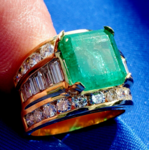 Earth mined Emerald Diamond Engagement Ring Vintage Statement Solid 18k Gold - $18,026.25