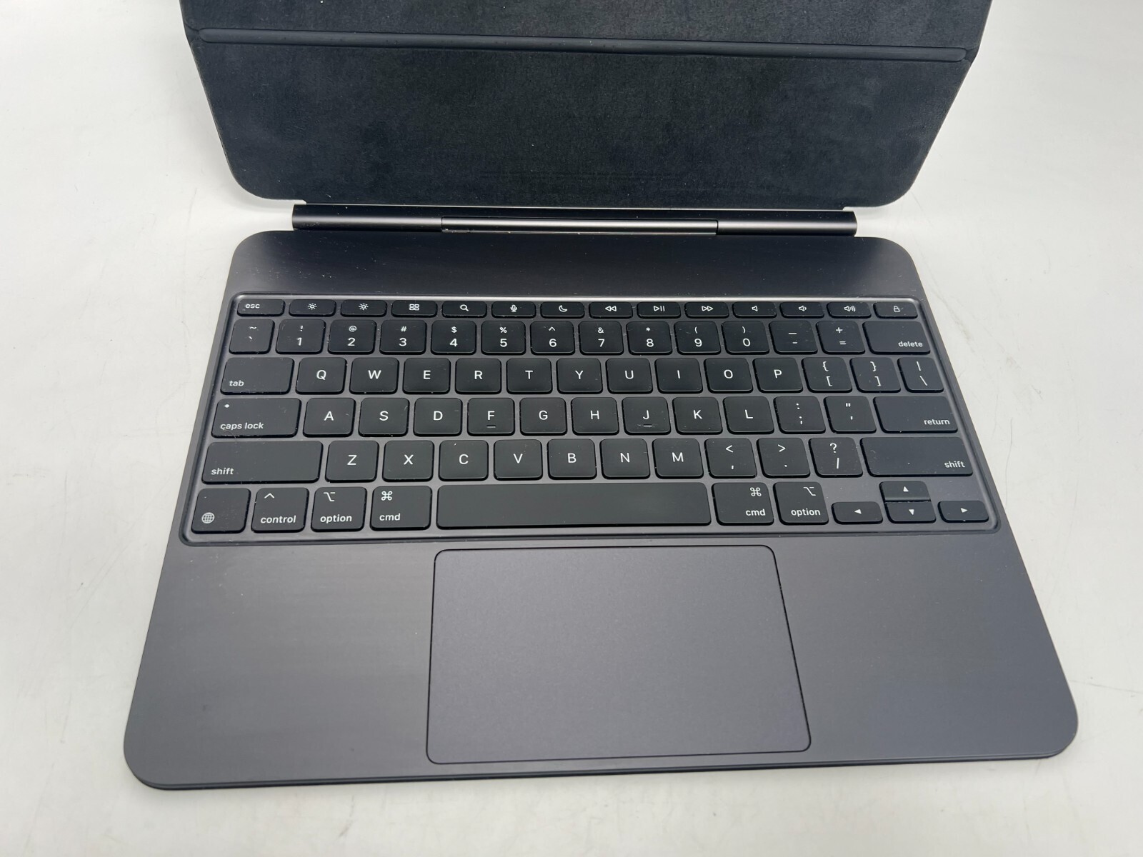 Genuine Apple A2974 Magic Keyboard for iPad Pro 13" M4 Black (Check Pictures) Item image 4