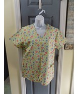 Simply Basic Green Flowered Scrub Top Size Small Women&#39;s NEW - £14.35 GBP