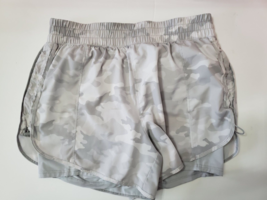 Avia Women&#39;s Shorts Size Large (12-14) Lined Athletic Camo - £7.97 GBP