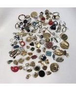 Lot of Vtg Single Earrings Some Signed Weiss Vogue Trifari Monet Laurel ... - $23.71