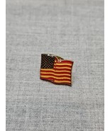 Vintage USA &quot;Waving&quot; Flag Lapel Pin, Gold Tone, 7/8&#39;&#39; Wide - €8,57 EUR