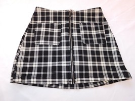 Tgla Junior&#39;s Women&#39;s Casual Skirt Size S small Plaid Black White GUC Pre-owned - £23.35 GBP