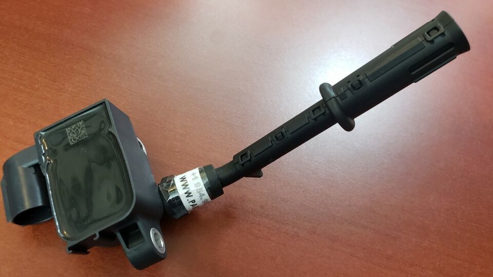 A2769060160 Genuine Mercedes-Benz Ignition Coil A2769060260 BOSCH ENG RA... - $42.89