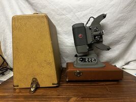 DeJUR 1952 8mm Movie Projector Model 750 + Accessories | Tested - €158,85 EUR