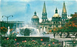 Chrome Postcard M471 Mexico Stamp 1967 Fuente La Plaza De Liberacion Guadalajara - £3.71 GBP