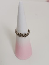 Silvertone Knot Ring Dize 7.5 - $210.81 MXN