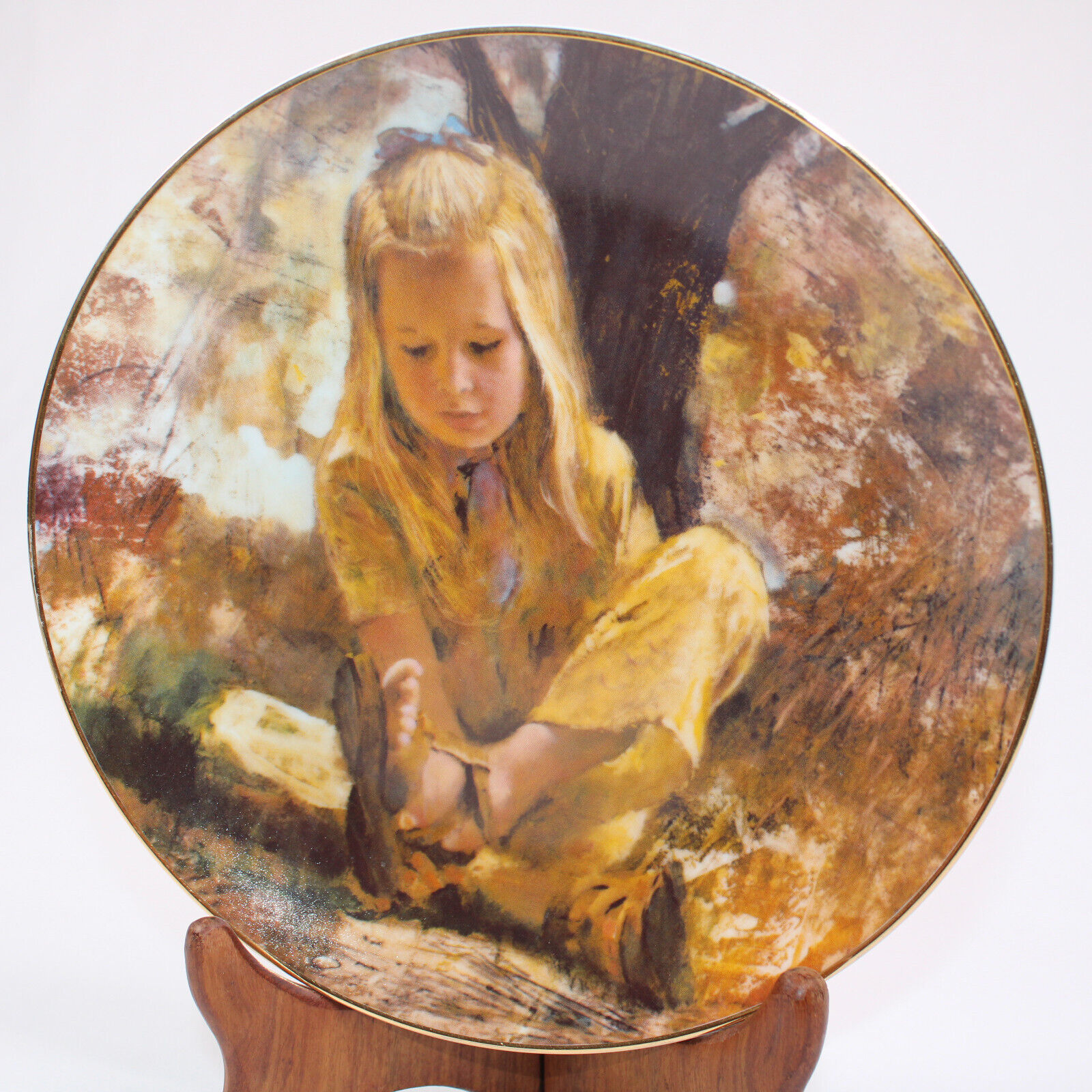 VTG Sand In Her Shoe 1979 Precious  Moments Collector Plate Artist Thornton Utz - $11.65