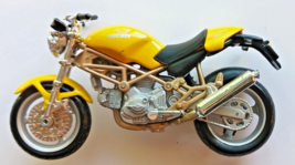 Ducati 999 Monster Motorcycle, Maisto 1:18 Scale Die Cast &amp; Plastic, 4.5... - $171.34 MXN