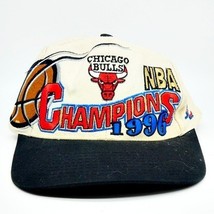 VINTAGE 90s CHICAGO BULLS 1996 NBA CHAMPIONS SNAPBACK HAT LOCKER ROOM CA... - $726.21 MXN
