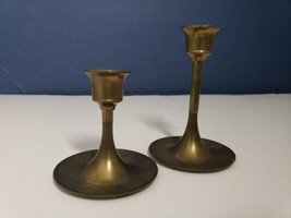 Vintage Brass Candle Holders Tapered Set of 2 Graduated candlesticks - 2.5&quot; &amp; 4&quot; - £9.39 GBP