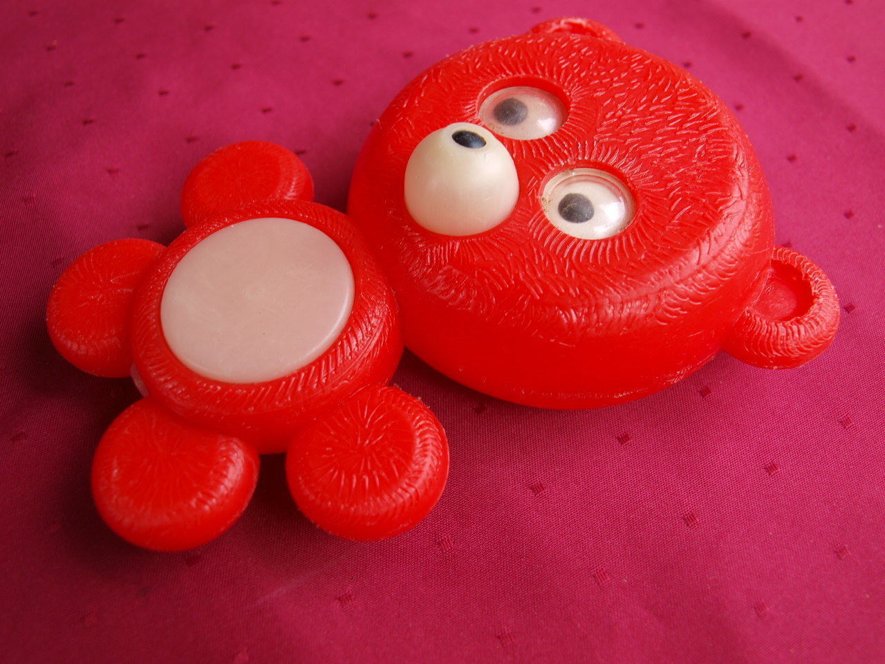 VINTAGE SOVIET USSR RUSSIAN OLYMPIC MOSCOW 1980  RED BEAR PLASTIC TOY DOLL 1979 - £18.58 GBP