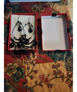 Avon Teardrop Wire Hoop Jet Black Pierced Earrings In Red Signature Box - $28.72 CAD