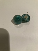  sparkling green colored glass button pierced earrings - £15.92 GBP