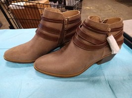 LifeStride Women&#39;s Ankle Boots, Size 7.5, Taupe 086ae - $16.49