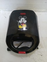 Disney Mickey Mouse Waffle Maker - $389.60 MXN