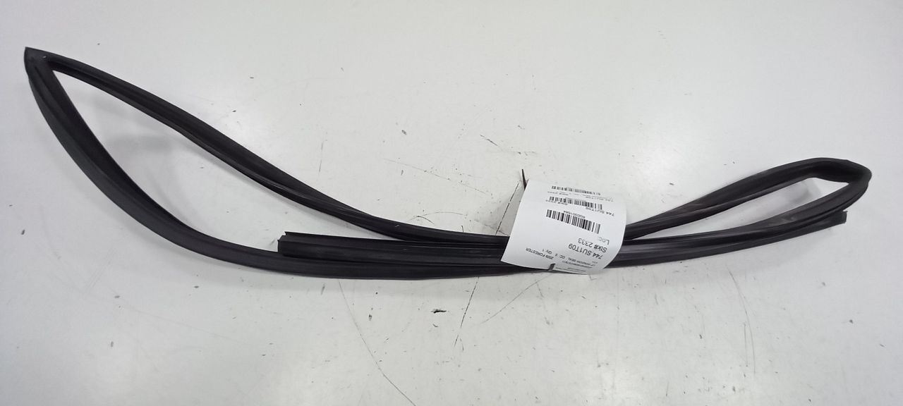 Subaru Forester Door Glass Window Seal Rubber Left Driver Front 2009 201... - $34.96