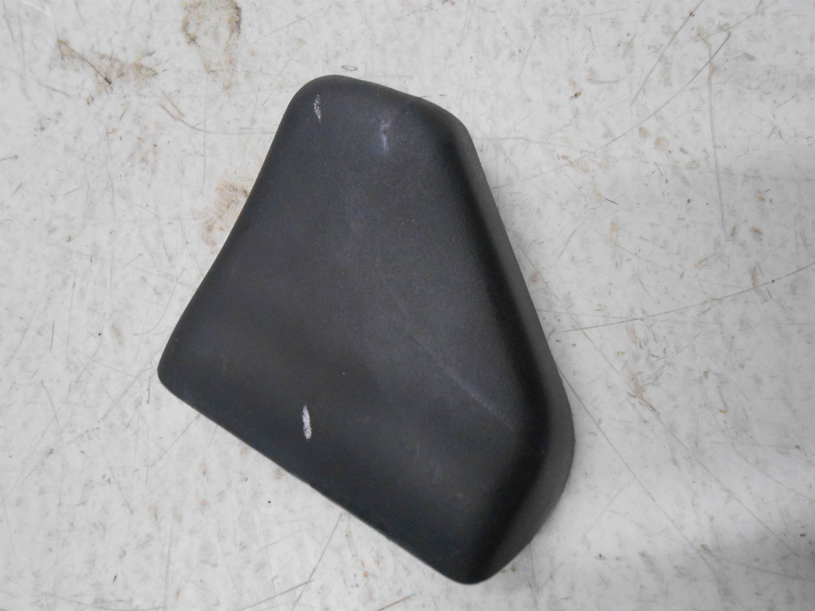 2006 ford escape Left Driver Rear Glass Shock Bracket Trim Cover - $24.99