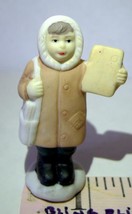 Grandeur Noel Victorian Village Christmas Newspaper Girl 1993 Vintage - £12.53 GBP