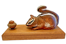 Figurine Chipmunk &amp; Acorn Wood Handcrafted Signed &amp; Dated Charles L Smith 1992 - £30.26 GBP