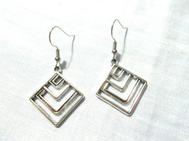 Geometric Square Art Deco Lines Alloy Silver Charms Dangling Pair Of Earrings - £3.92 GBP