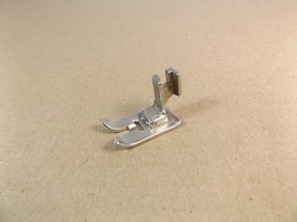 Pfaff sewing machine 259 260 332 Straight Zig-Zag 51378 Presser Foot Feet - $29.04 CAD