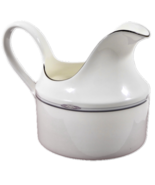 Vintage Royal Doulton &quot;Simplicity&quot; Gravy Jug (Boat), 2 Cup Capacity, Cir... - $45.59