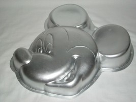 Disney Wilton Mickey Mouse Shaped Character Cake Pan Bakeware  2105-7070 - £23.44 GBP