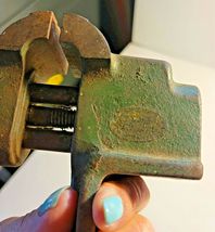 WALKER TURNER "THE DRIVE LINE" CLAMP-ON BENCH VISE FOR JEWELERS image 2