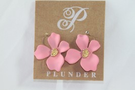 Plunder Earrings (New) Carlie - Pink Flowers W/GOLD Centers, 1.5&quot; (PPE1784) - £12.78 GBP