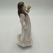 Royal Doulton Figurine Flowers For Mother Hand-painted HN3454 England Po... - $51.43