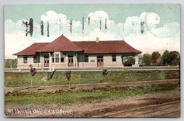 MT Vernon OH C. A. &amp; C. Railroad Depot Knox County Ohio Postcard G35 - $12.95