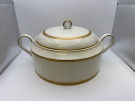 Mikasa Fine China ANTIQUE LACE Round Covered Casserole Bowl - €196,89 EUR