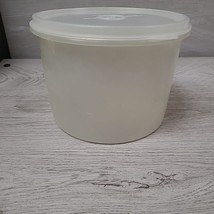 Tupperware Storage Container Canister 264-5 Round Stacking 7.5 Cup + 227-8 Lid - £3.90 GBP