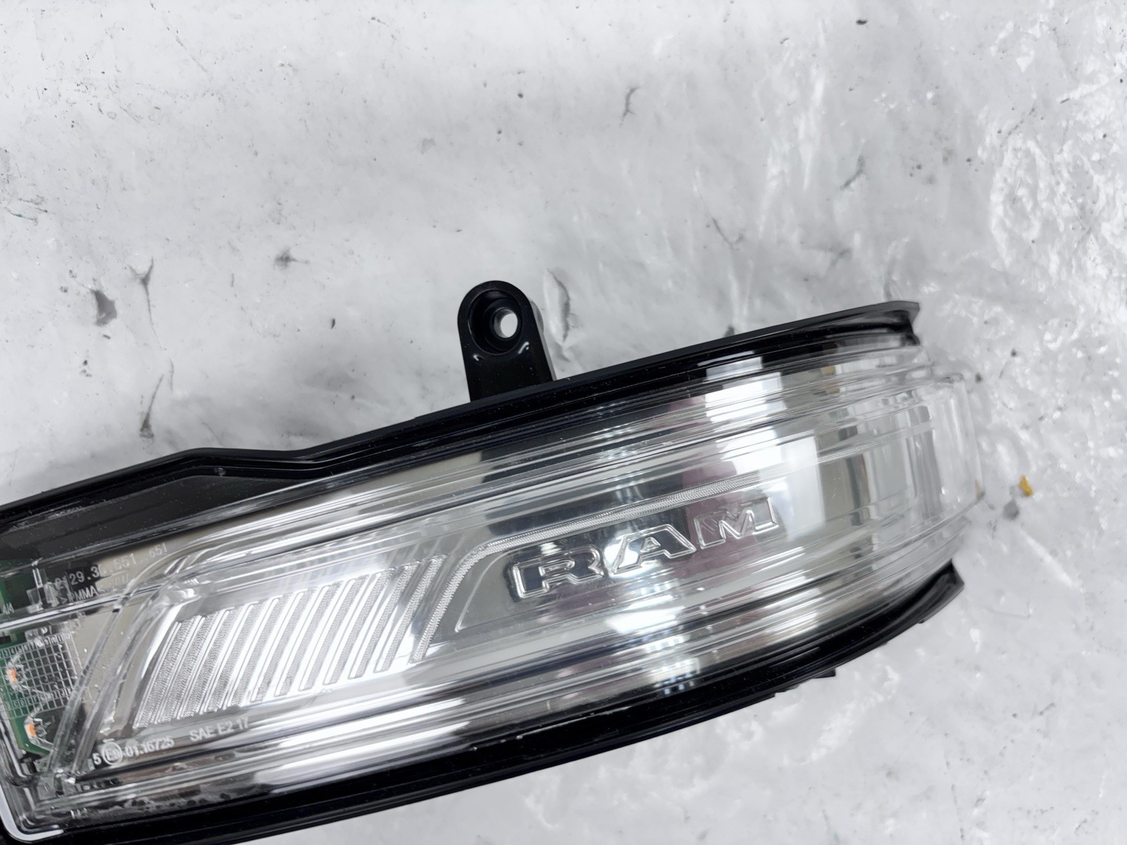 OEM Dodge Ram 1500 Front Left Mirror Turn Signal LED 68402097aa 2019-2022 Item image 10