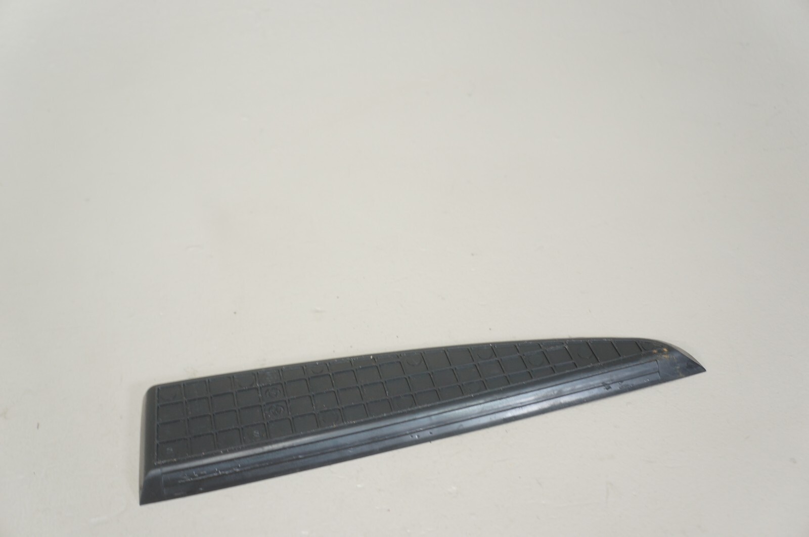 07-13 bmw x5 x6 e70 front left driver door panel storage insert liner mat oem Item image 8