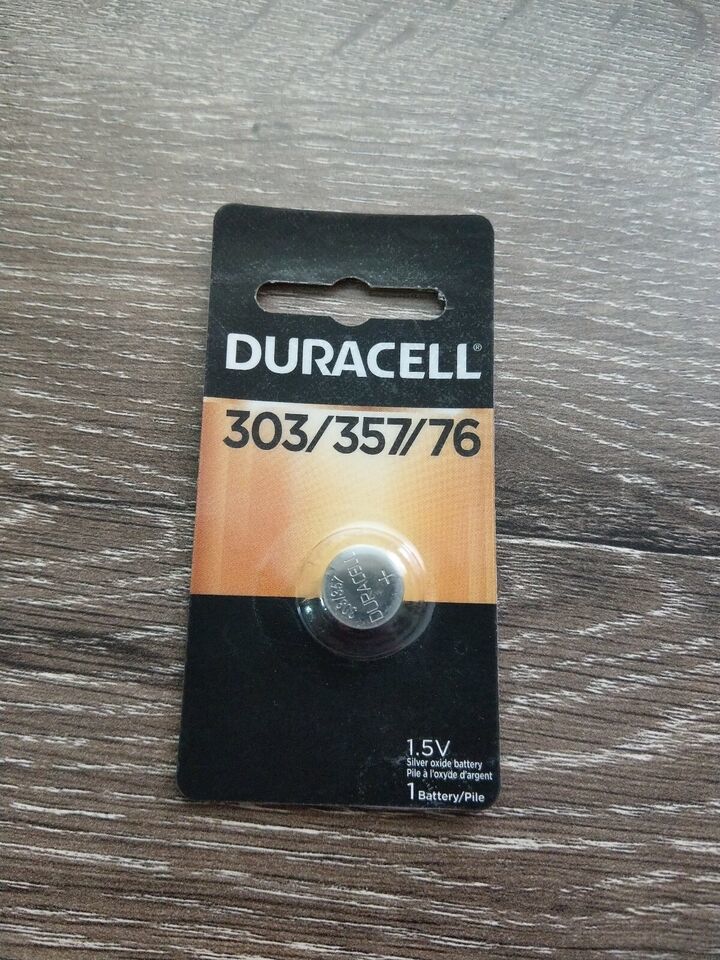 One Duracell 357 303 76 SR44W/SR44  Silver Oxide Battery. NEW