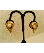 Modernist Half Heart Ribbon Shaped Gold Tone and Pearl Earrings - Freebie