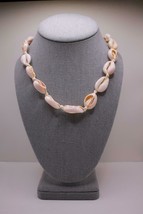 NIB SUNSCSC Handmade Summer Beach Shell Conch White Velvet Rope Choker - £14.40 GBP