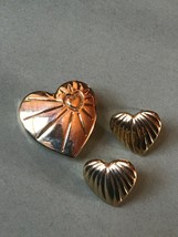 Demi Etched Goldtone Heart Pin Brooch &amp; Ridged Post Earrings for Pierced Ears –  - £15.29 GBP