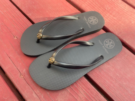 NWOB TORY BURCH MONOGRAM FLIP FLOPS (SIZE 6) rubber thong sandals Black-New - $41.86