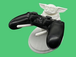 Handcrafted Star Wars Baby Yoda Controller Stand | Unique Movie Fan Phon... - £22.40 GBP