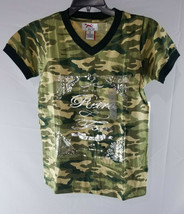 NWT Womens RetroFox v-neck camo tshirt with &quot;Be the Hunter&quot; silver print size S - £11.25 GBP