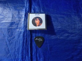 Elvis Presley Photo Pin and Guitar Pick Fan Fair &#39;98 - $6.79