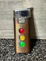 Collectible Gold Refillable Traffic Light Cigarette Lighter - Lights Work - €11,92 EUR