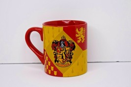 Harry Potter Gryffindor House Crest Ceramic Coffee Mug/Cup 14oz. Red &amp; Yellow - £9.40 GBP