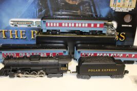 LIONEL 31960 THE POLAR EXPRESS SET W/80 WATT TRANSFORMER- 0/027 - FACTOR... - $426.55